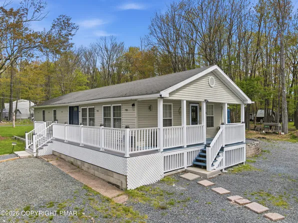 1108 Colt Ln, Pocono Summit, PA 18346
