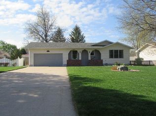 1107 E Bismark Rd, Grand Island, NE 68801