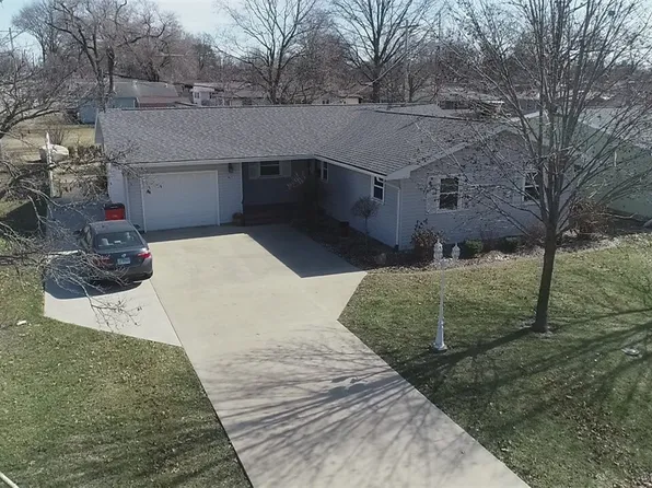 925 N Lodge St, Shelbyville, IL 62565