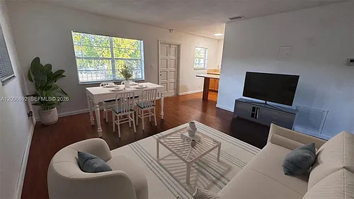 1522 NE 34th Ct Photo 1