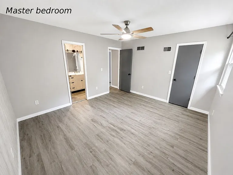 315 SE Melody Ln #B — Photo 18