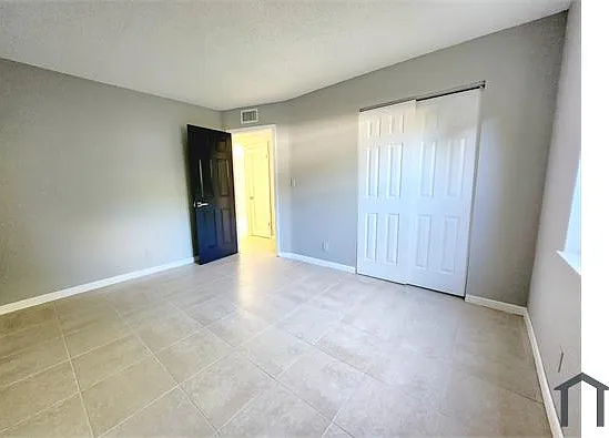 191 SW 15th St #101 — Photo 11