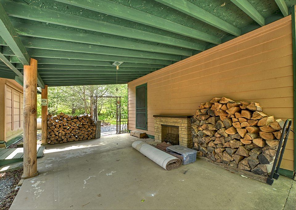 28th image of 111 Candlewood Ln