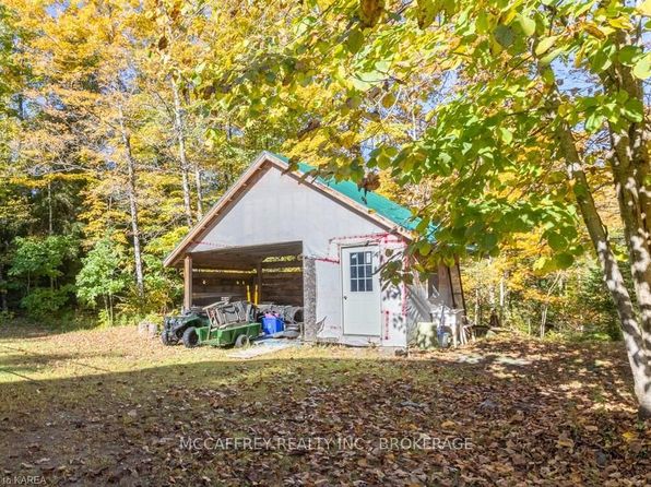 26 Skootamatta Lake Rd, Addington Highlands, ON K0H 1K0