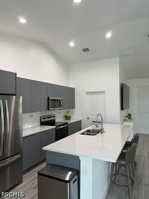 3 bed, 2.0 bath, 1408 sqft, $2,300 — Photo 4
