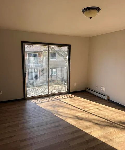 N115W17103 Armada Dr — Photo 2