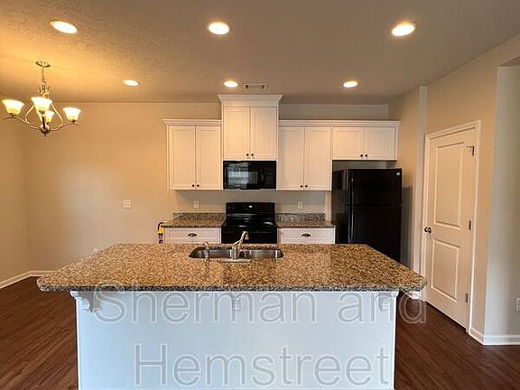 3rd image of 1001 Joiner Cir Unit 1001