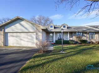 1910 Cobblestone Dr, Findlay, OH 45840