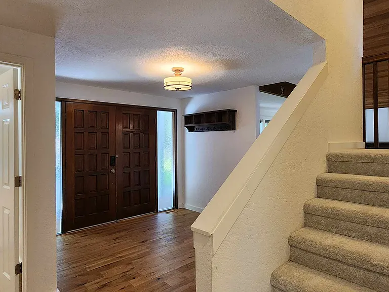 2417 Sahalee Dr W — Photo 18