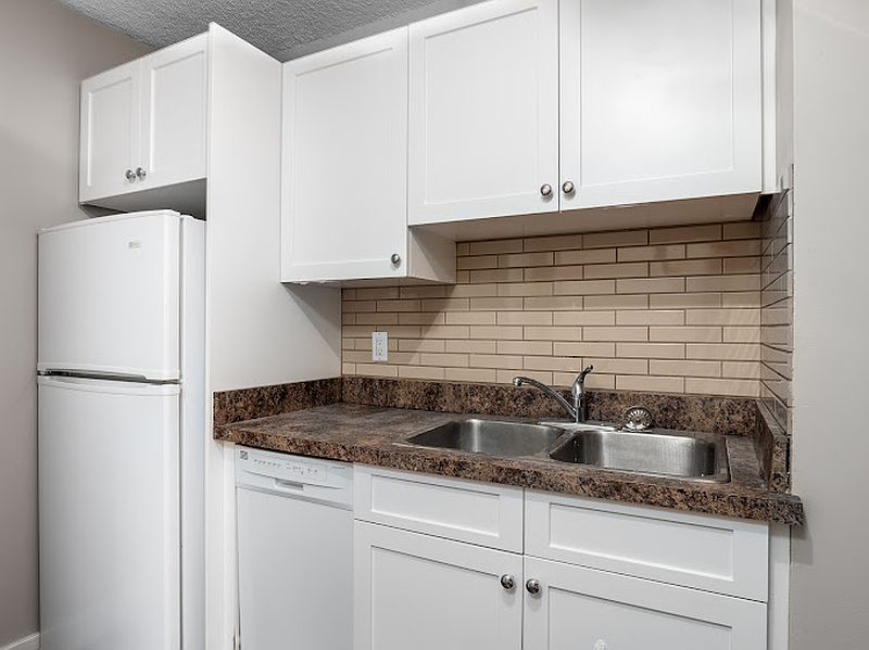 Calgary Apartment for rent - 1 Bedroom — photo 18