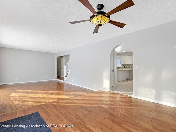 5th image of 2470 E Herbison Rd