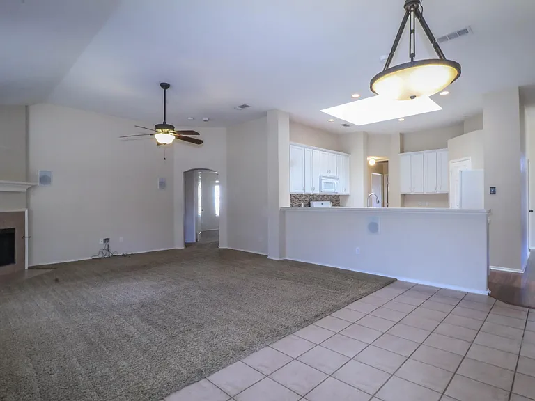 1507 Nightingale Ln — Photo 6