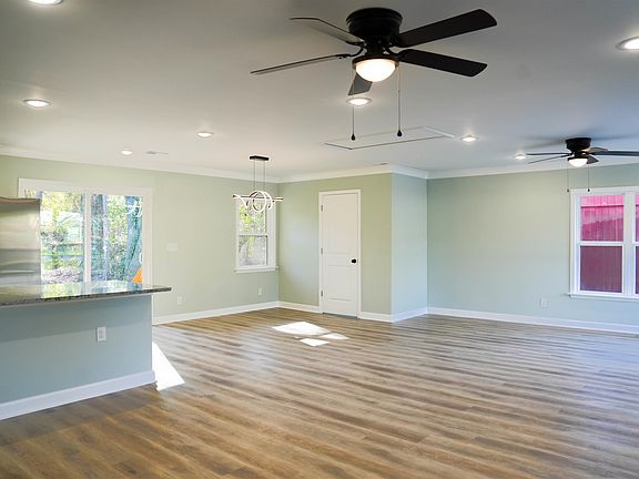 2nd image of 1104 Ragin St.