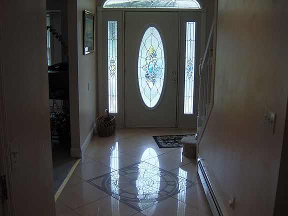 4th image of 15 Olive Ct