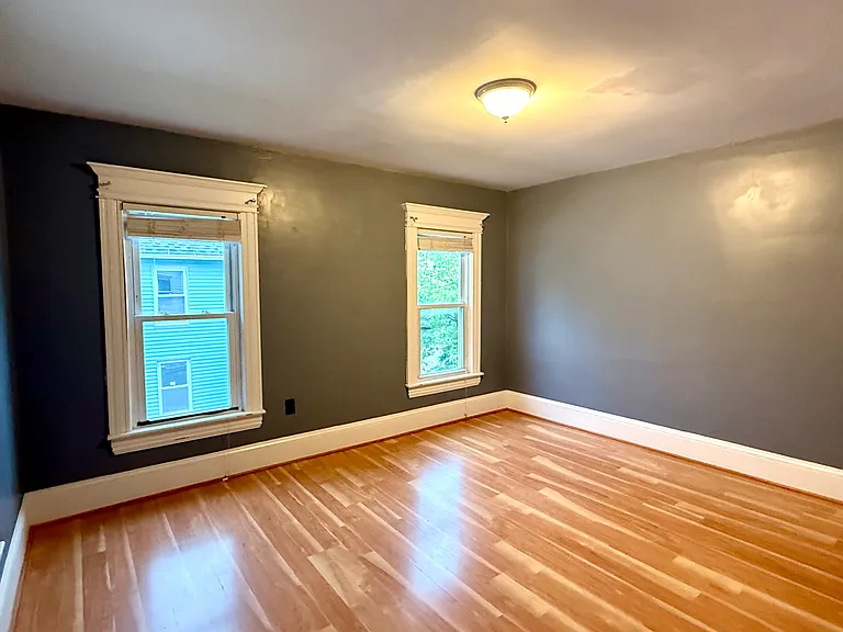 110 Florence Ct — Photo 9