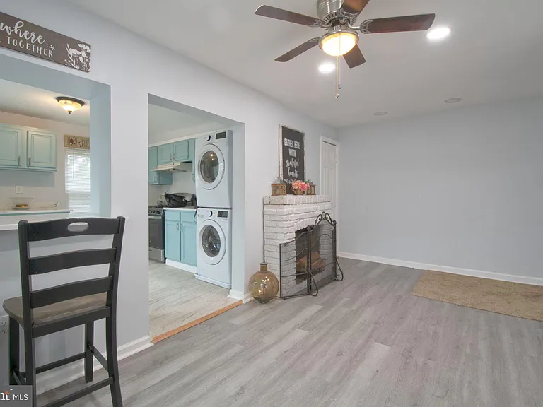 1012 W 3rd St #2 — Photo 3
