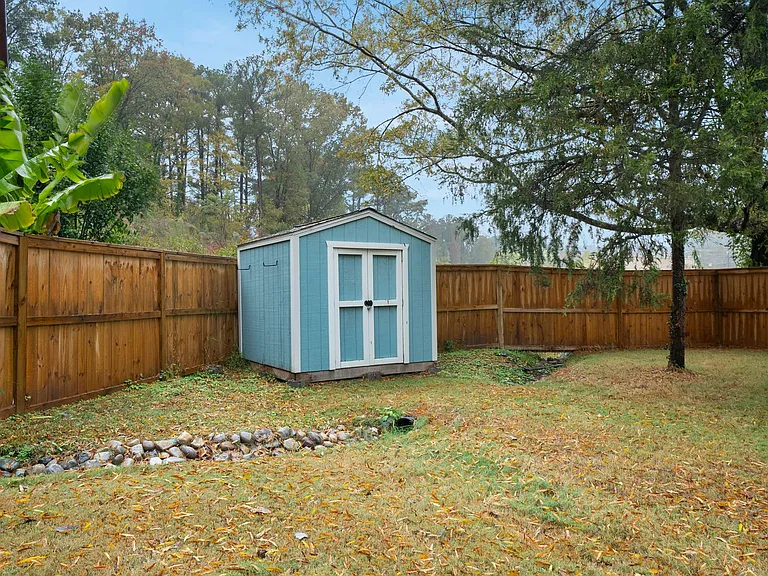 1002 Bacon St — Photo 29