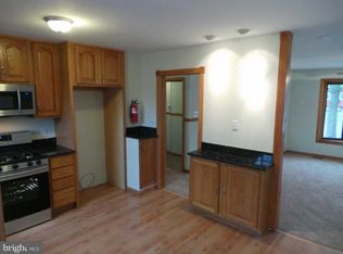 2 Brooks Ct, Bellmawr, NJ 08031