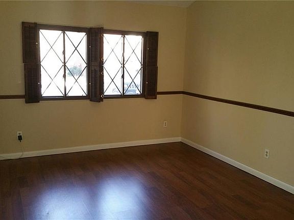 4th image of 309 Higgins Dr