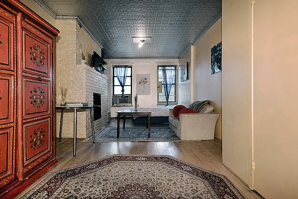 Rented by Yael Dunsky Real Estate | media 8