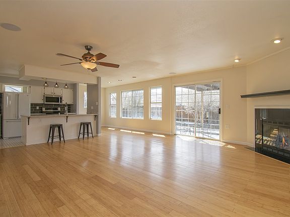 5th image of 3174 Parkview Dr