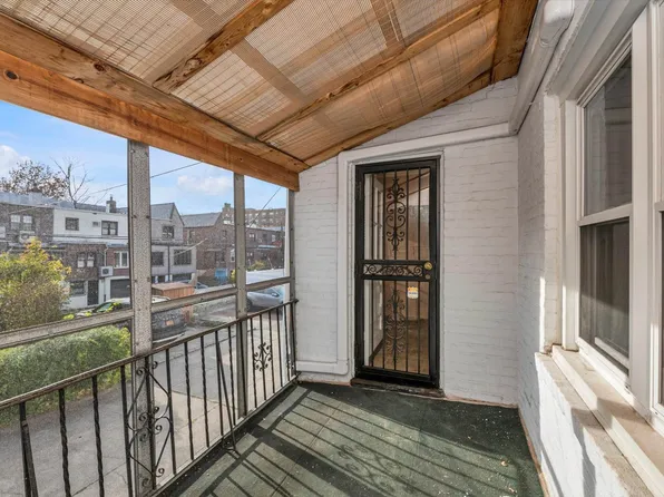 67-56 Exeter Street image 16 of 25