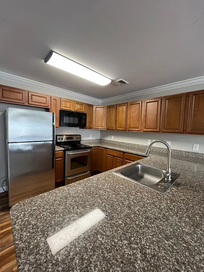 Coming Soon! 3/2 Condo Near Etsu, $1900mo Utilities & W/D Included! — Photo 1