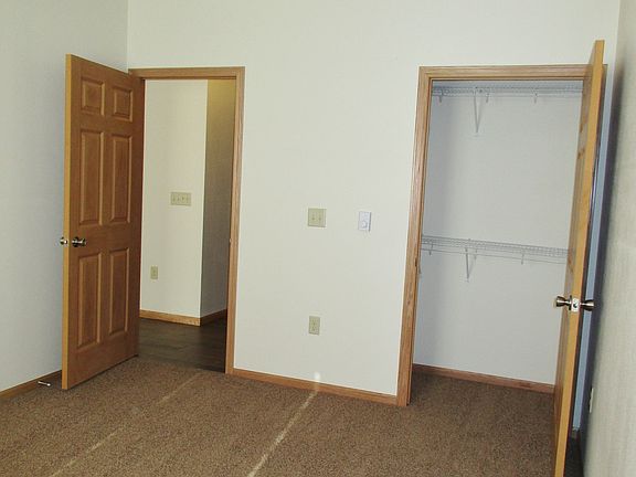 5th image of 1420 Green Bay St