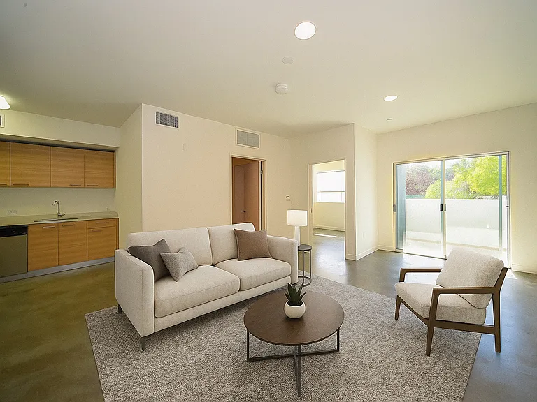 3997 Inglewood Blvd #8 — Photo 3