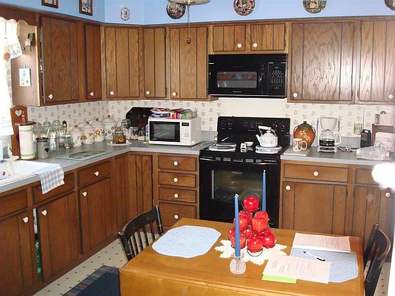 3rd image of 34118 Juniper Dr