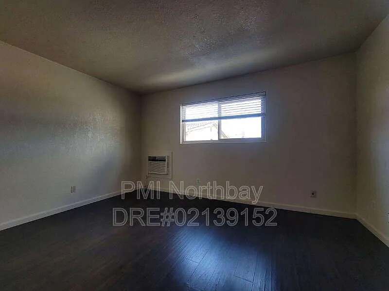 2 bed, 1.0 bath, 1100 sqft, $1,795 — Photo 2