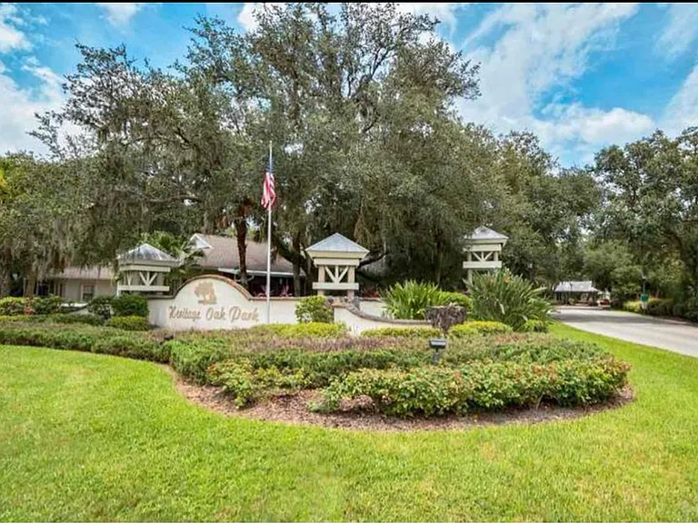 Main entrance into Heritage Oak Park gated community.