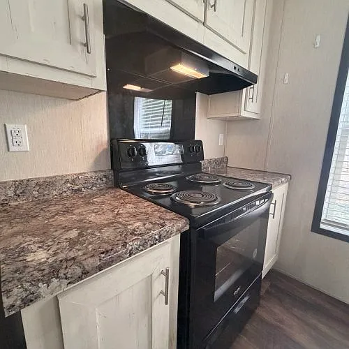 104 Robin Dr — Photo 6