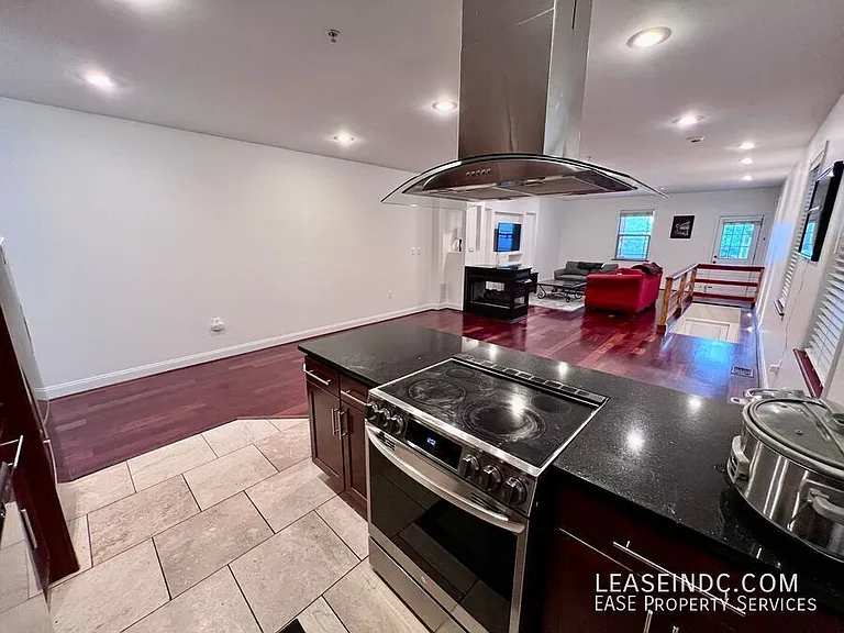 3573 Warder St NW #4 — Photo 7