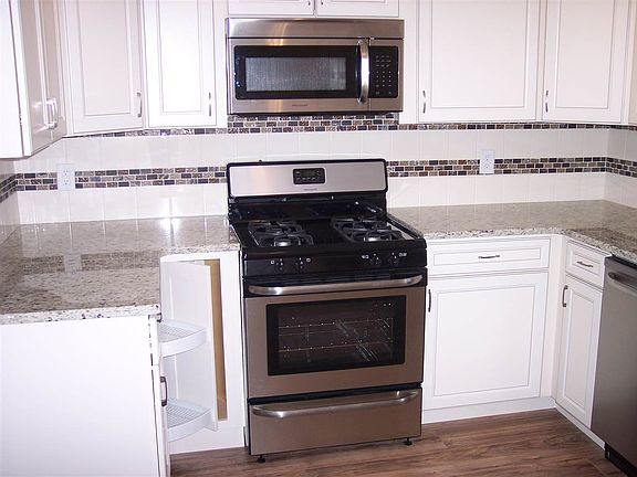5th image of 1006 NW Columbia Ave