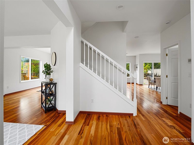 3rd image of 9408 Budd Court NE