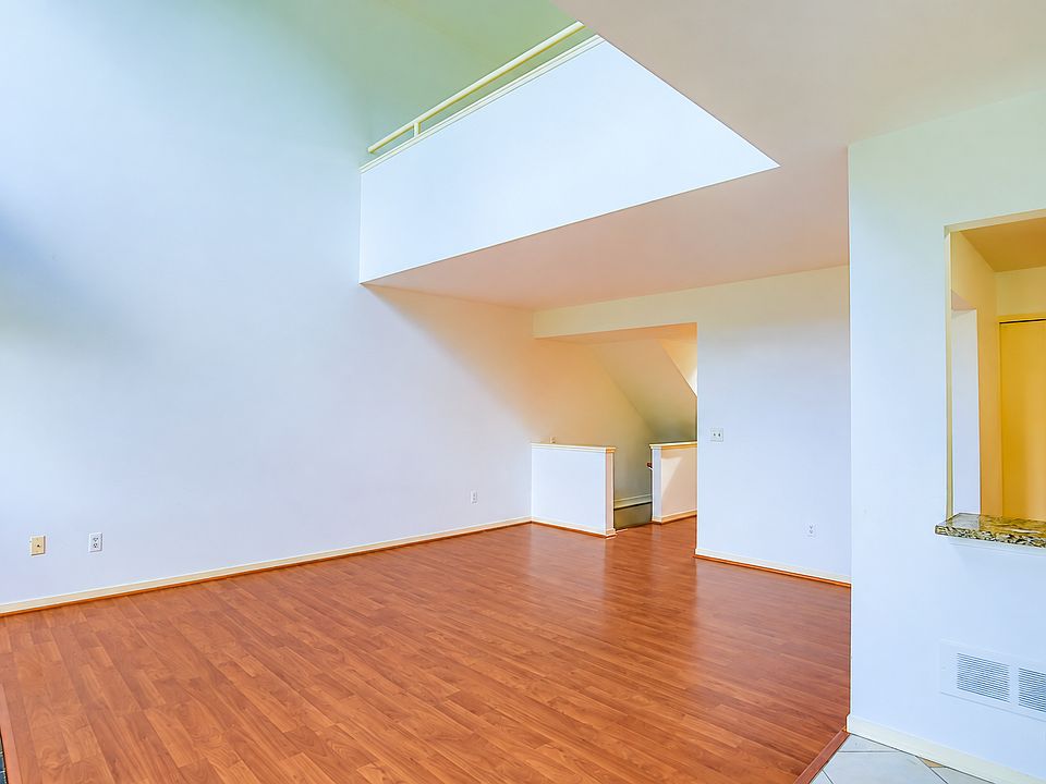 716 Eton Ct Unit 31-157, photo 5