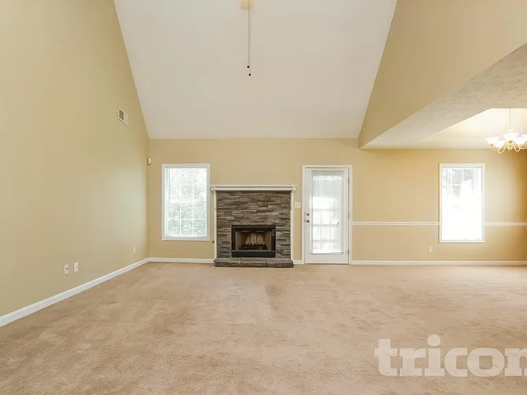 200 Towler Dr — Photo 2