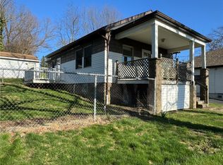985 McCoy Rd, Mc Kees Rocks, PA 15136
