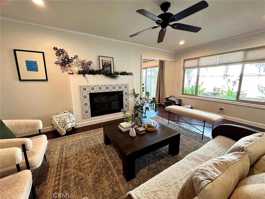 3 bed, 1.5 bath, 1152 sqft, $3,500 — Photo 3