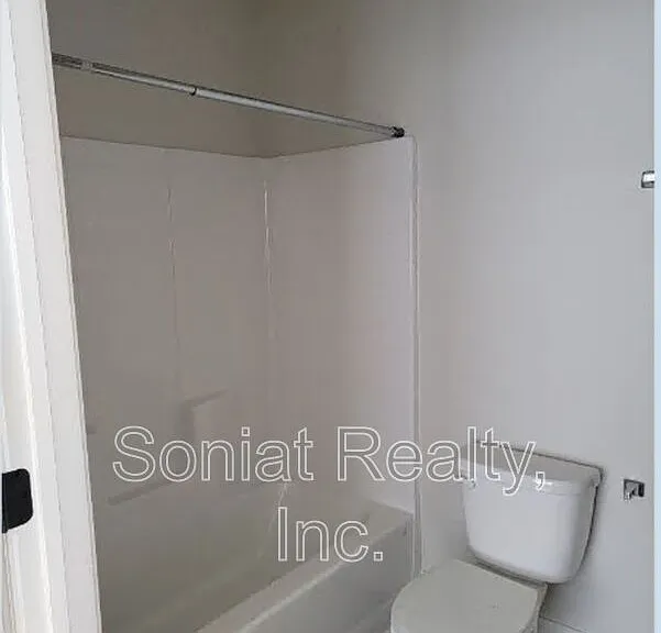4504 Pontchartrain Dr #2-B — Photo 7