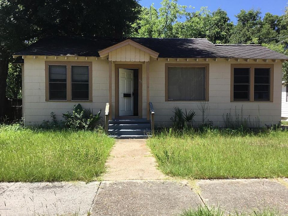 1st image of 605 E 64th St