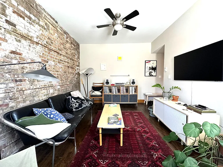 2649 N Sacramento Ave #1 — Photo 4