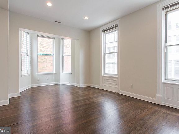5th image of 641 N 15th St APT 4