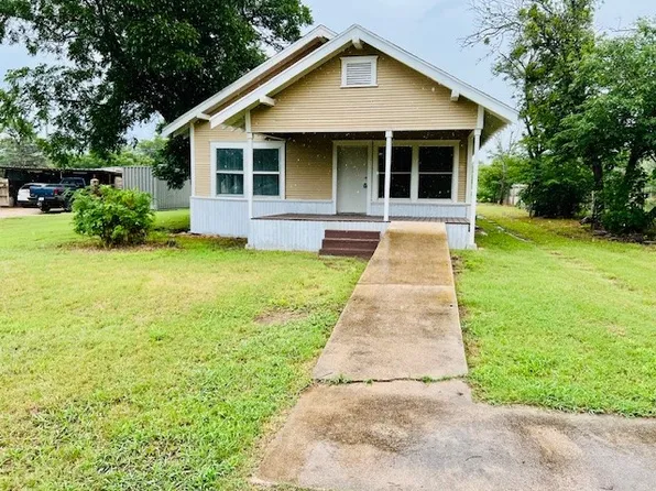 307 W 18th St, Cisco, TX 76437