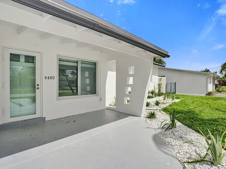 4480 SW 34th Dr — Photo 33