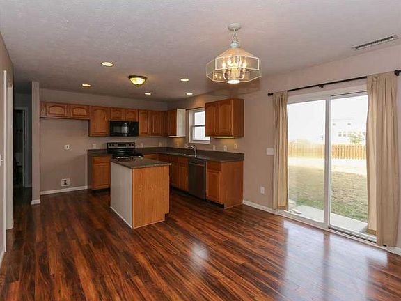 5th image of 5923 Bonneville Way