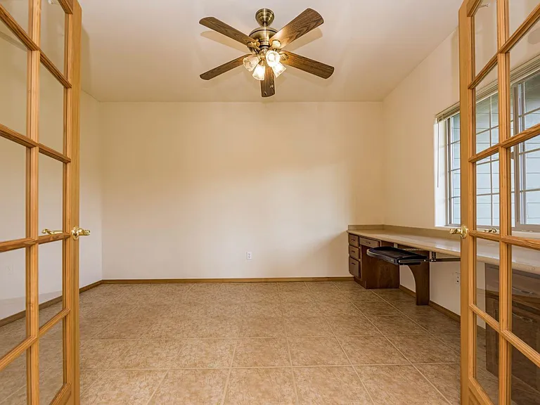 70 Nesting Pl — Photo 19