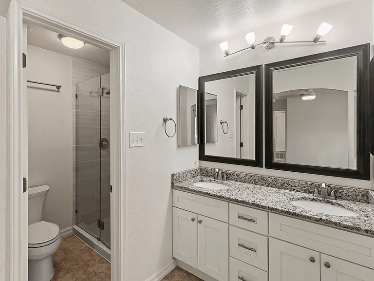 4602 Oak Climb — Photo 10
