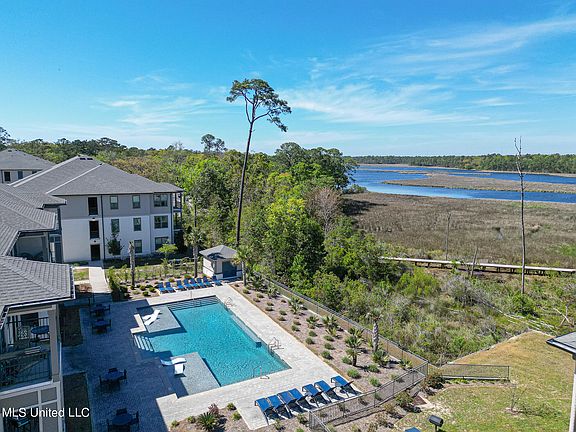 3rd image of 2501 Bienville Blvd #436